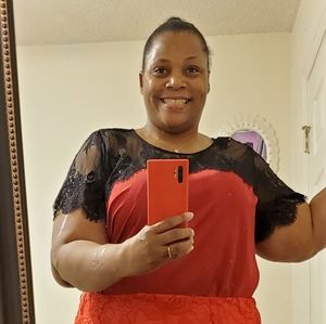 NWOT/TORRID beautiful lace blouse